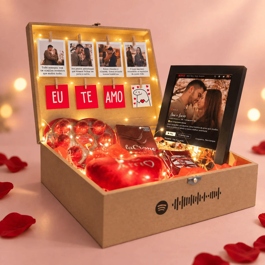 Cesta romântica Chocolove aberta com fotos polaroid, quadro personalizado, varal de LED e chocolates
