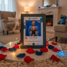 Carregar imagem no visualizador da galeria, Cesta Romântica (Lilo & Stitch) + Quadro Spotify + Fotos Polaroid