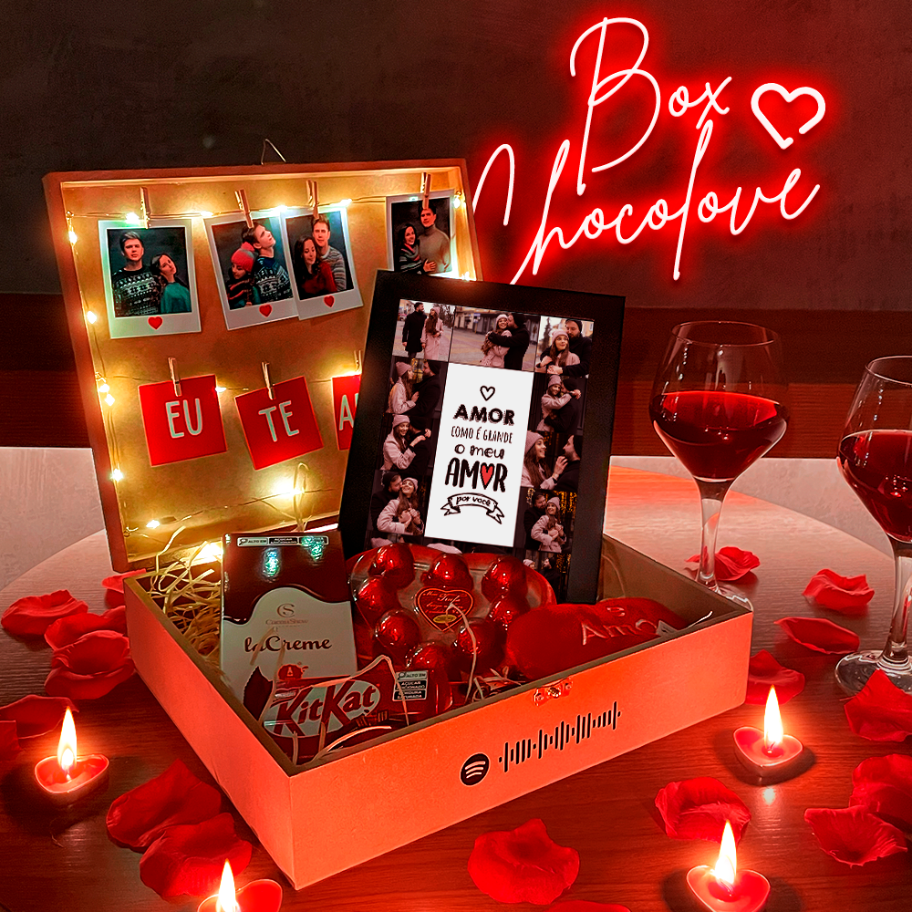 Cesta Romântica (Chocolove) + Quadro Casal + Fotos Polaroid