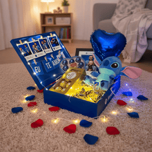 Carregar imagem no visualizador da galeria, Cesta Romântica (Lilo &amp; Stitch) + Quadro Spotify + Fotos Polaroid
